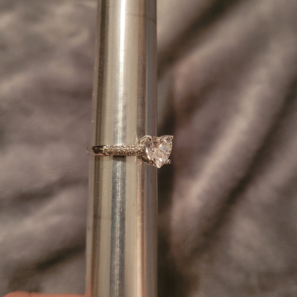 Ring - Picture 2 of 4